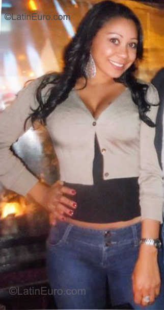 Date this happy Colombia girl Eliana from Bogota CO8152