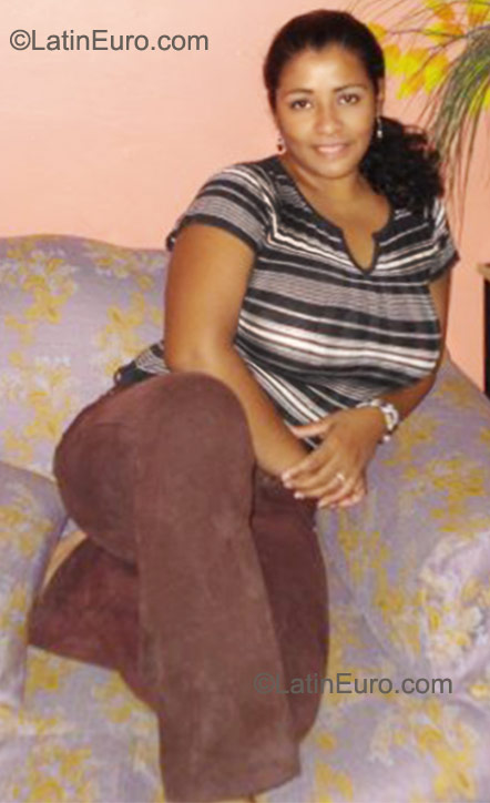 Date this georgeous Honduras girl Erika from Tegucigalpa HN427