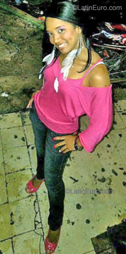 Date this athletic Dominican Republic girl Lissette caroli from Santo Domingo DO9525