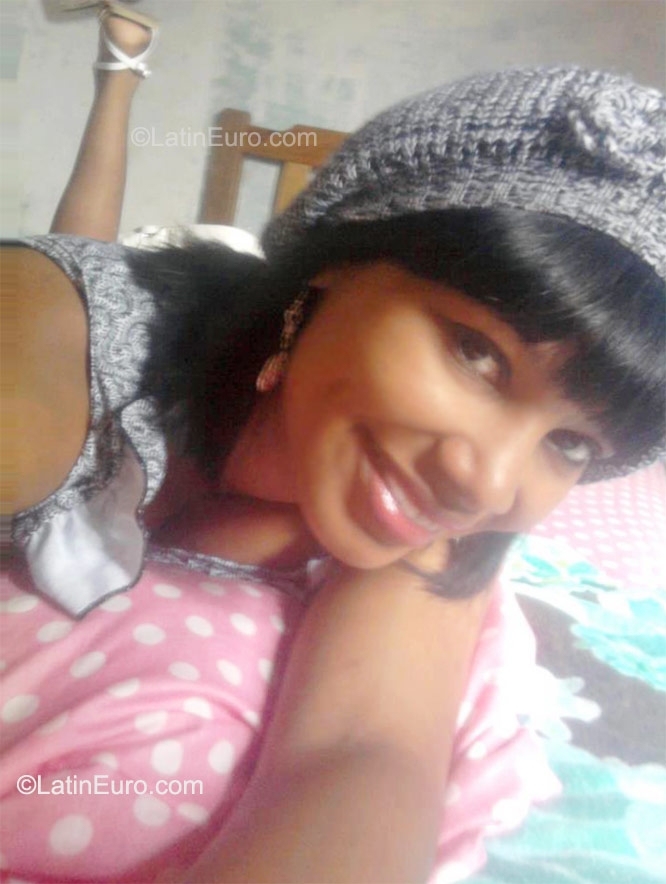 Date this charming Colombia girl Giseth from Valledupar CO8207