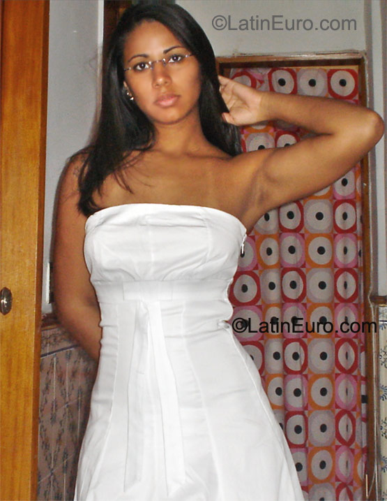 Date this lovely Brazil girl Greyce from Paulista BR6083