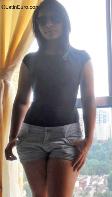 Date this good-looking Colombia girl Estefania from Medellin CO8251