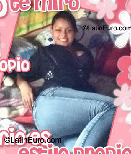 Date this beautiful Honduras girl Yanay from Rivera Hernandes HN448