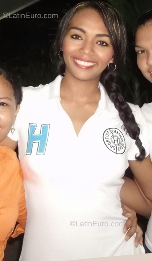 Date this cute Colombia girl Karina from Barranquilla CO8263