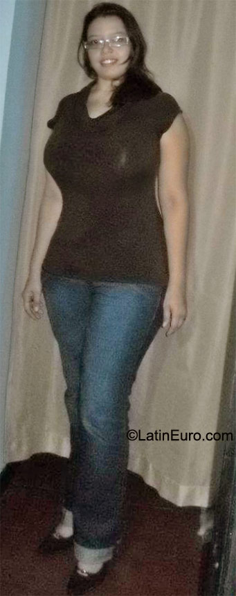 Date this foxy Colombia girl Vanessa from Cali CO8264