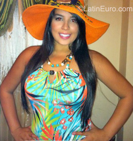 Date this sultry Colombia girl Saragu_23 from Medellin CO8268