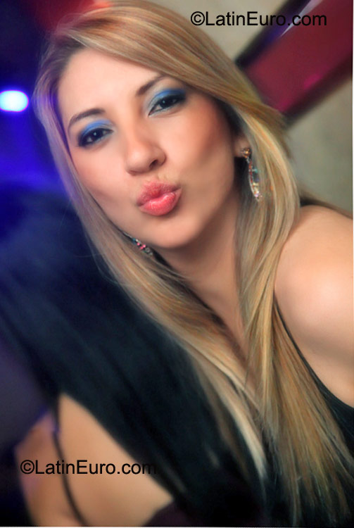 Date this nice looking Brazil girl Carol from Itu BR6103