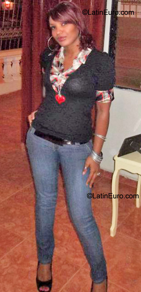 Date this nice looking Dominican Republic girl Miguelina from Santiago DO9613