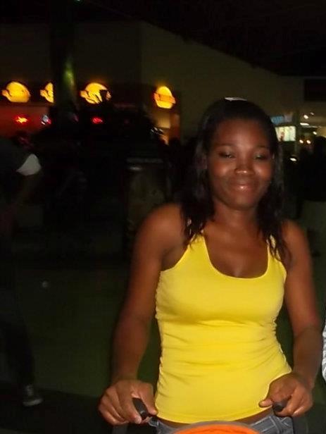 Date this pretty Colombia girl Yoli1911 from Cali CO8321