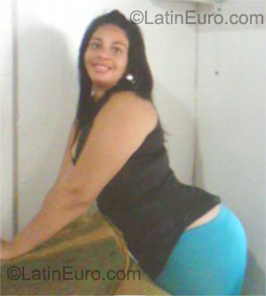 Date this passionate Dominican Republic girl Yunny from La Romana DO9634