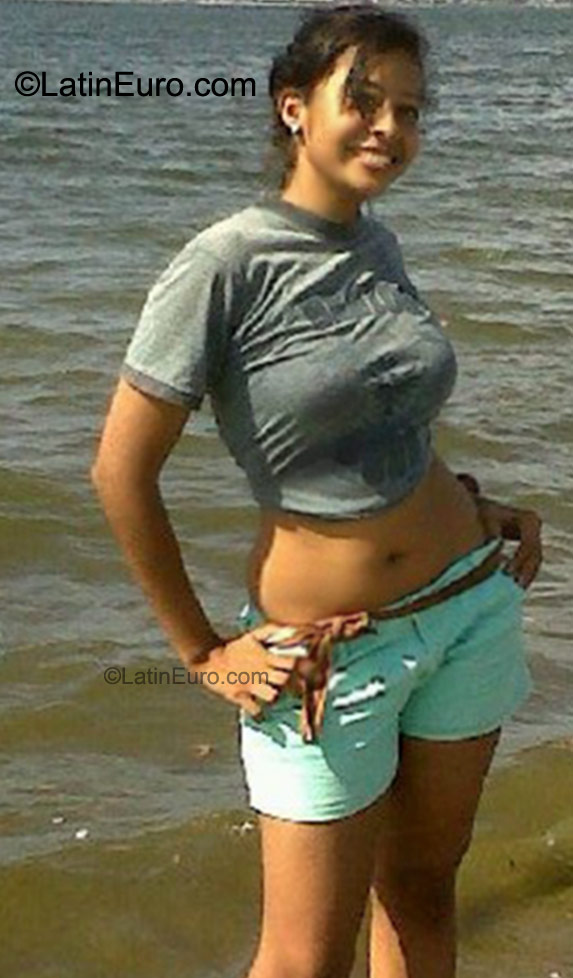 Date this tall Honduras girl Sindy from Puerto Cortes HN453