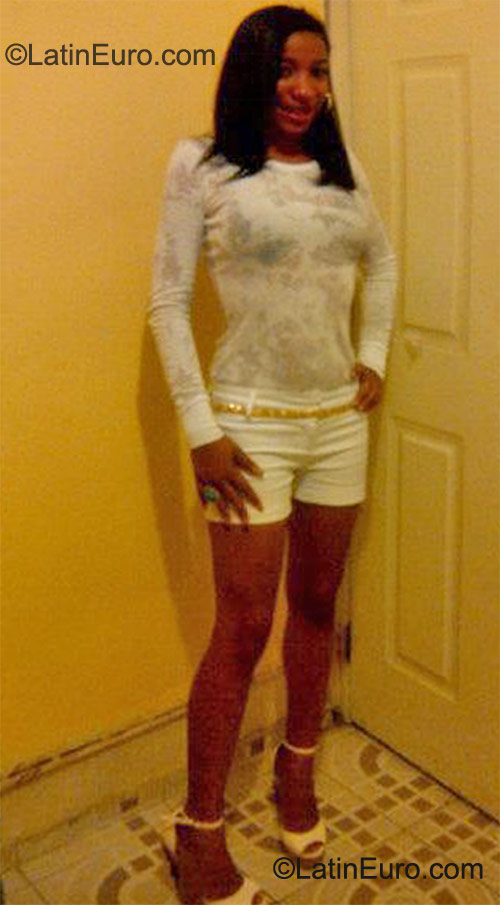 Date this funny Dominican Republic girl Snaylin from Puerto Plata DO9828