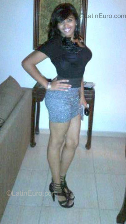 Date this sultry Dominican Republic girl Melissa14 from Santo Domingo DO9674