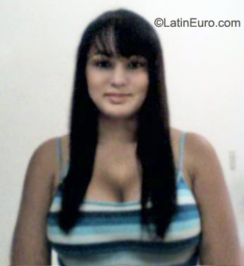 Date this voluptuous Colombia girl Sonia from Medellin CO8381