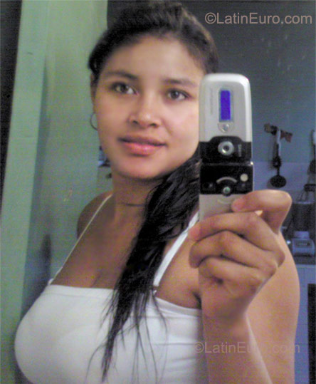 Date this tall Colombia girl Leidy from Manizales CO8383