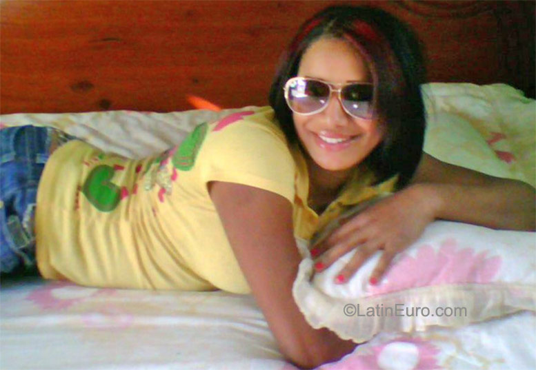 Date this young Dominican Republic girl Desire from Hato Mayor Del Rey DO9698