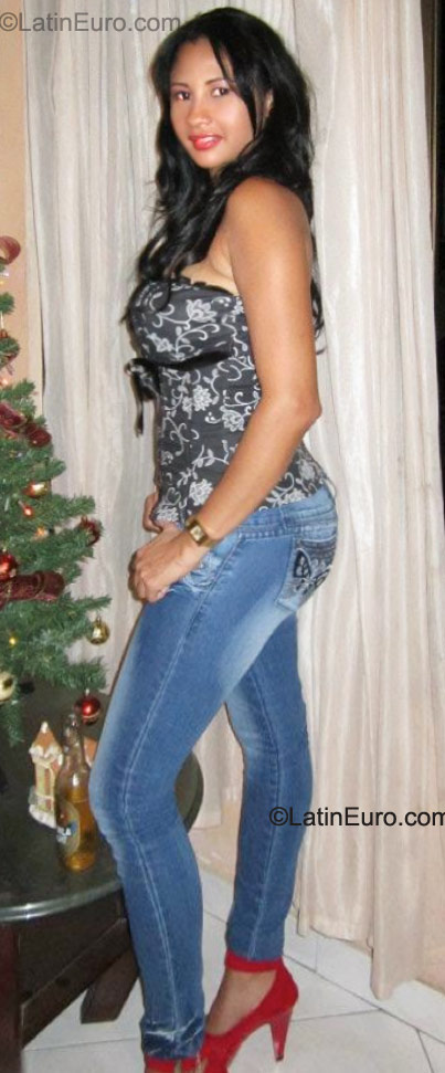 Date this hot Colombia girl Bery from Cartagena CO9451