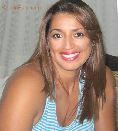 Date this hot Colombia girl Claudia from Cali CO8397