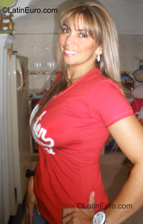 Date this georgeous Colombia girl Jackeline from Bucaramanga CO8405