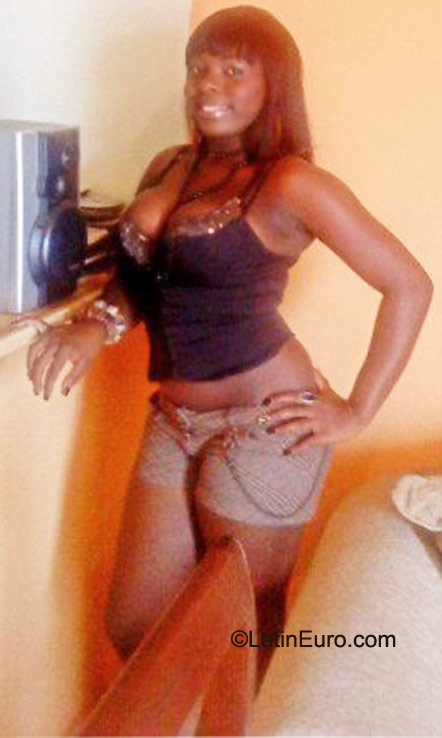 Date this happy Dominican Republic girl La from La Romana DO9727