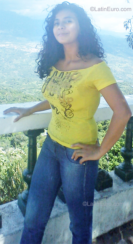 Date this charming Colombia girl Maria Fernanda from Bogota CO8458