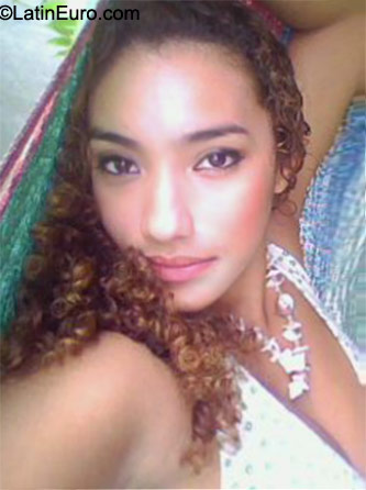 Date this good-looking Honduras girl Ninoska18 from Honduras HN470