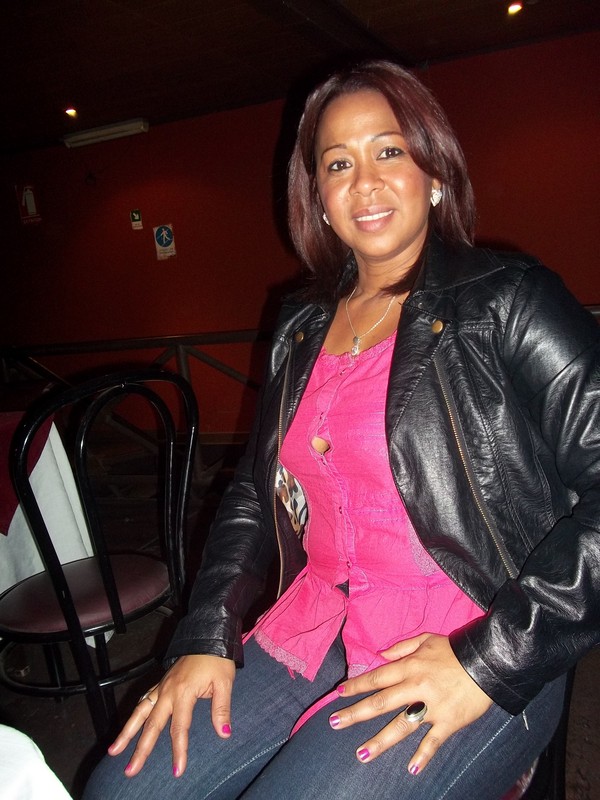 Date this nice looking Chile girl Yessysantos from Santiago CL60