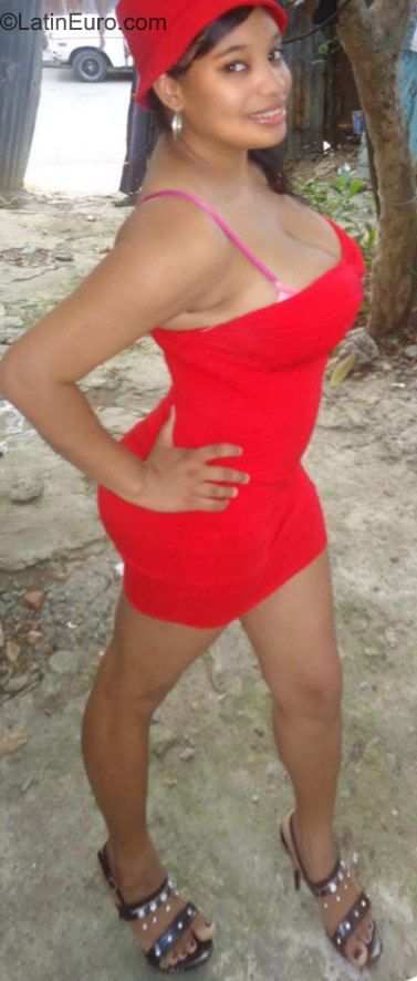 Date this happy Dominican Republic girl Catherin from Santiago DO9784