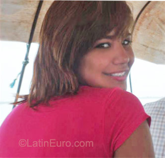 Date this happy Colombia girl Johanna from Barranquilla CO8521