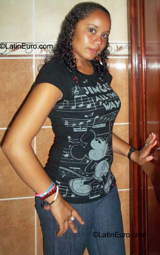 Date this charming Honduras girl Delma from Tegucigalpa HN484