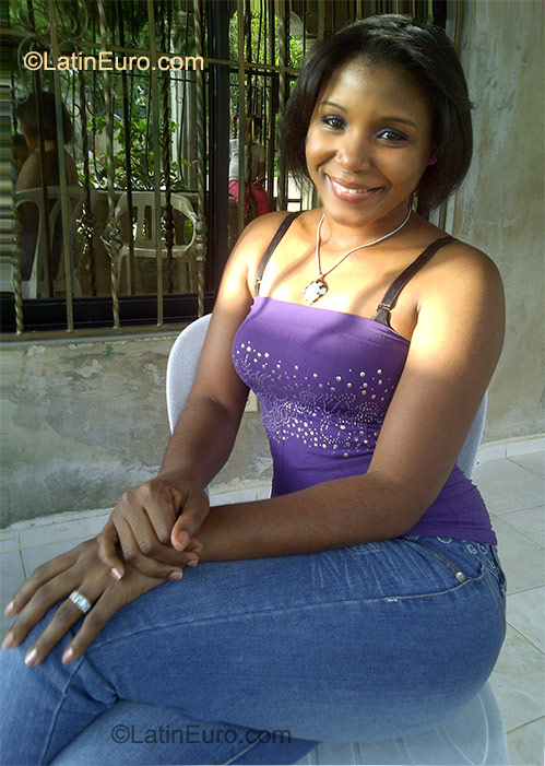 Date this gorgeous Dominican Republic girl Andry from Santo Domingo DO9829