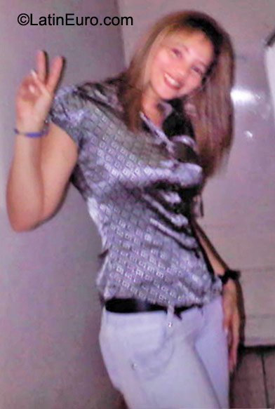 Date this young Colombia girl Diana Isabel from Bucaramanga CO8661