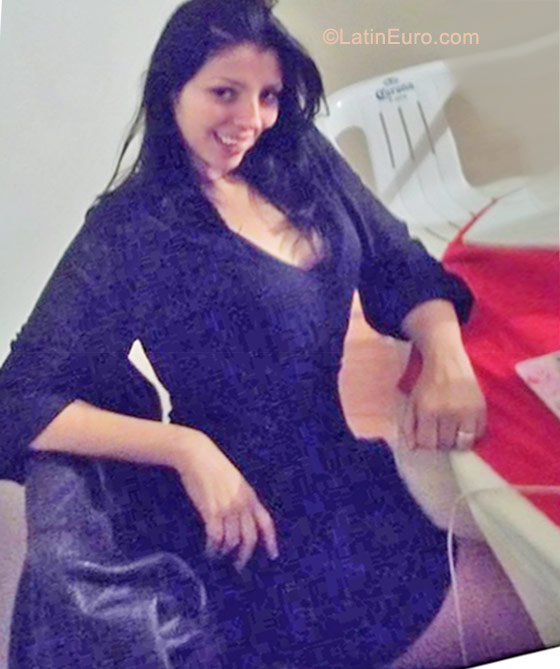 Date this nice looking Mexico girl Jessica from Leon MX529