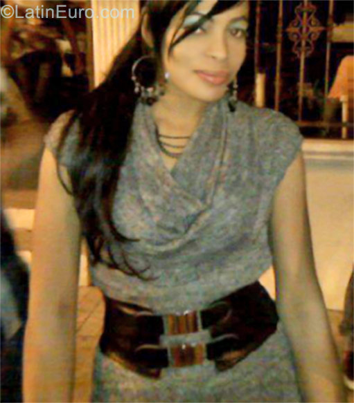 Date this happy Dominican Republic girl Yossy from San Juan DO11716