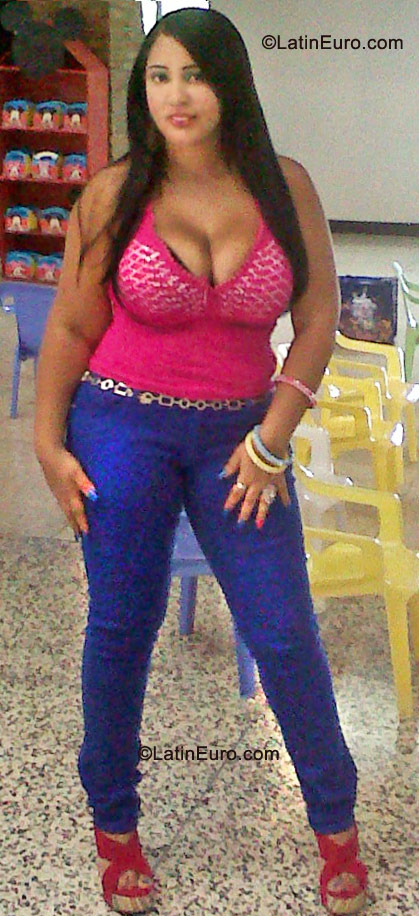 Date this georgeous Dominican Republic girl Johanny from Santo Domingo DO9912