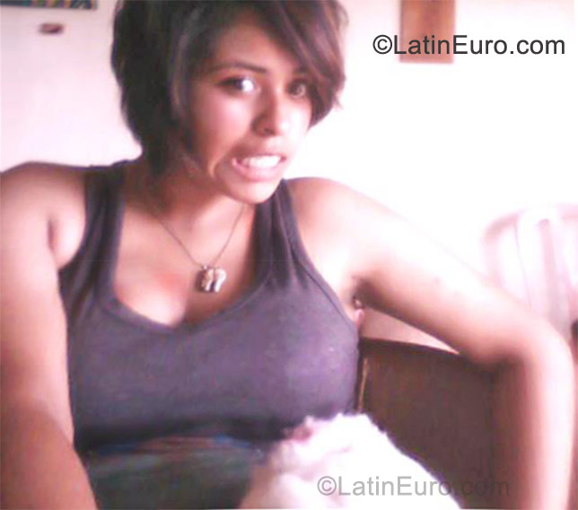 Date this georgeous Colombia girl Adelinda from Cali CO8705