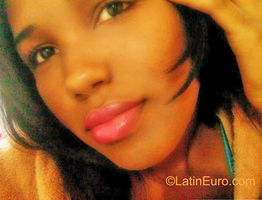 Date this beautiful Dominican Republic girl Selina from Santo Domingo DO9945