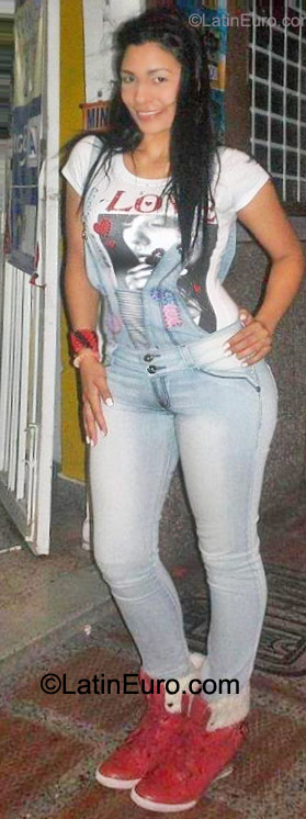 Date this cute Colombia girl CRISSSS from Medellin CO8772
