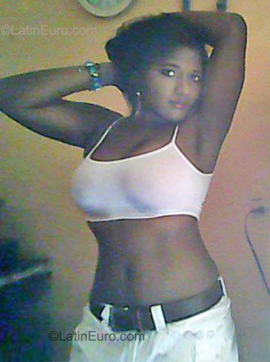 Date this foxy Colombia girl Ingrid from Cartagena CO8774