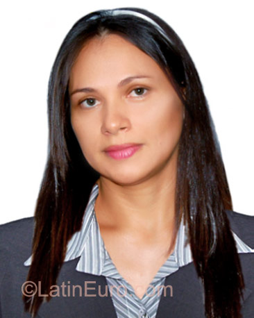 Date this tall Colombia girl Victoria from Medellin CO8778