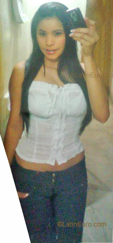 Date this foxy Colombia girl Katerine Yohana from Cucuta CO14148