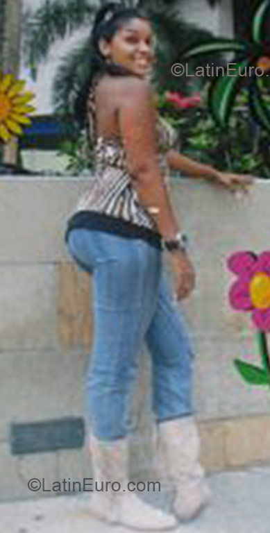 Date this cute Panama girl HILDA ISABEL from Panama PA249