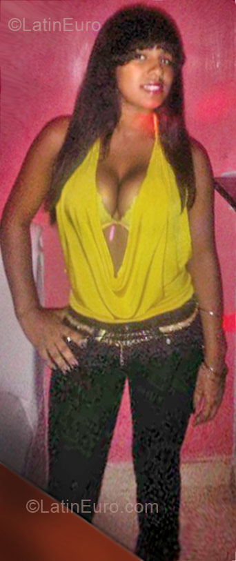 Date this tall Dominican Republic girl Yennifer from Santo Domingo DO10110