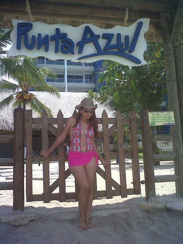 Date this fun Colombia girl Nissy from Monteria CO8870