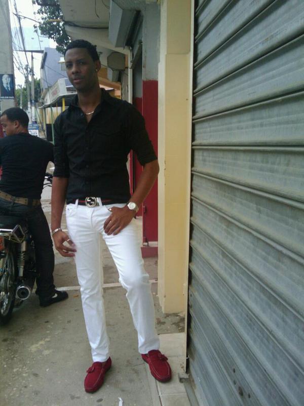 Date this athletic Dominican Republic man Thunegro from Santiago DO10038