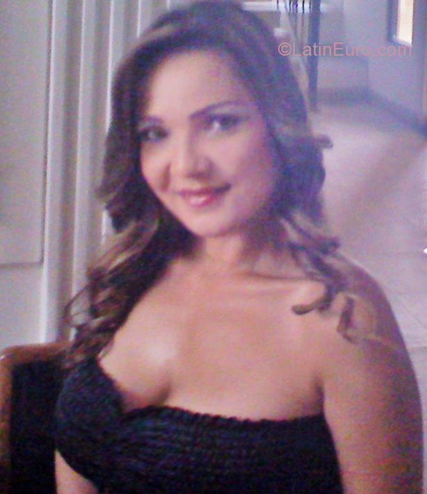 Date this athletic Colombia girl Iris from Cucuta CO8904