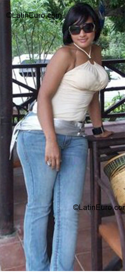 Date this cute Dominican Republic girl Melissa from Santo Domingo DO14733