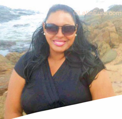 Date this voluptuous Brazil girl Andreia from Sao Paulo BR6252