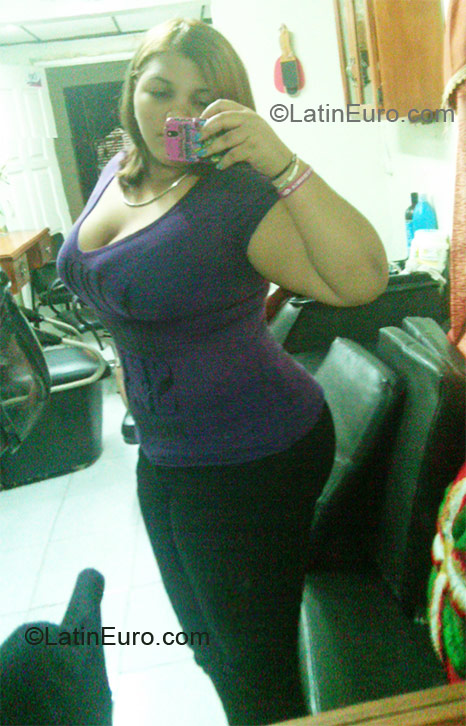 Date this sensual Dominican Republic girl Mary from Santo Domingo DO10423