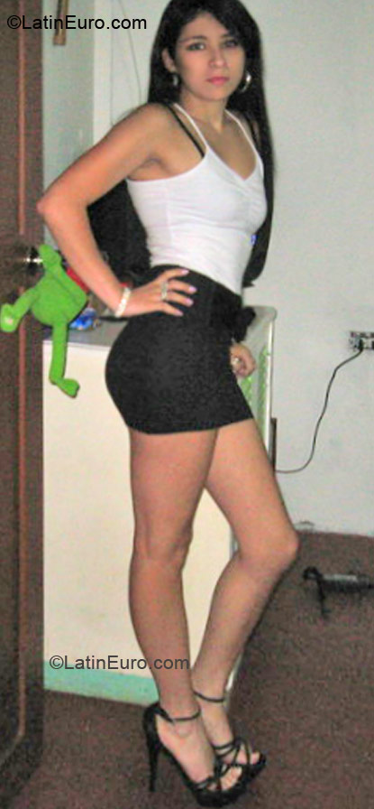 Date this delightful Colombia girl Patty.321 from Manizales CO8974